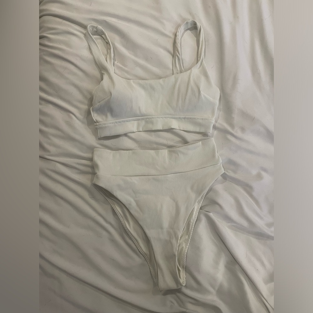 GUC Medium Aerie High Waisted Cheeky Bikini